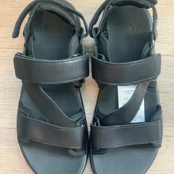 New UGG‎ MENS UNION STRAP LEATHER BLACK SANDAL SIZE 9 MODEL # 1114990. - Picture 5 of 7